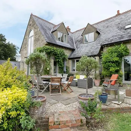 Spacious Rural Cotswolds Family Home With Mod-Cons! Cheltenham Exterior photo